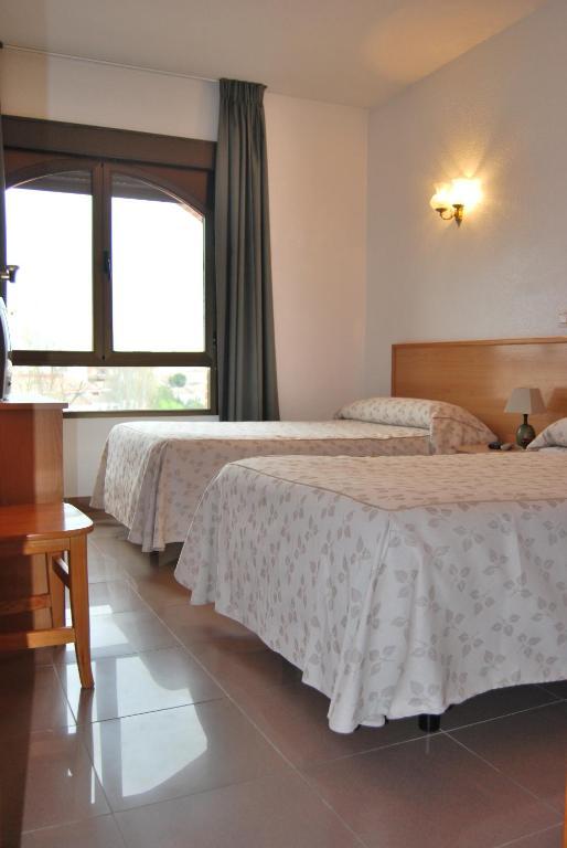 Hostal Cazalegas מראה חיצוני תמונה