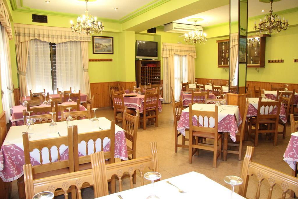 Hostal Cazalegas מראה חיצוני תמונה