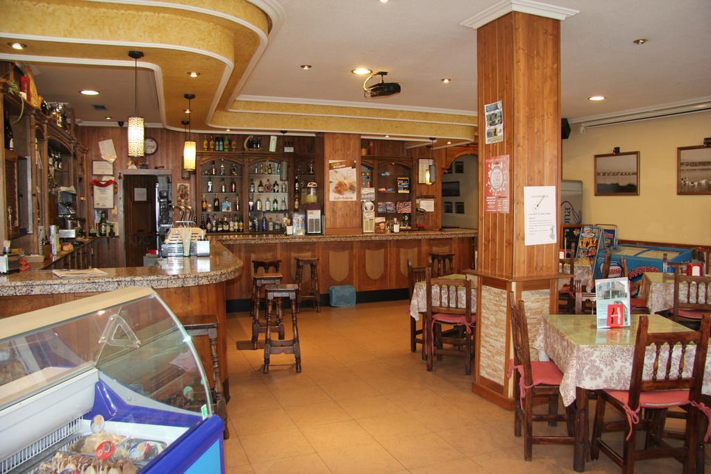 Hostal Cazalegas מראה חיצוני תמונה