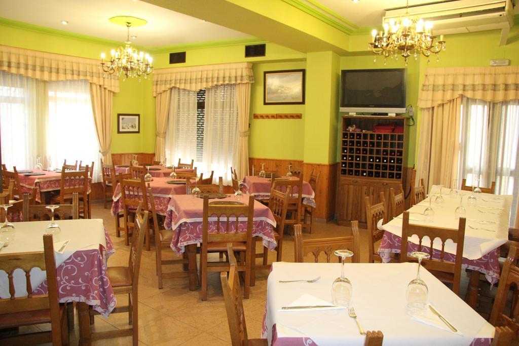 Hostal Cazalegas מראה חיצוני תמונה